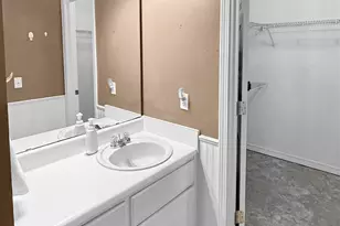 5729 Lia Dr, Milton, FL 32570 - Photo 11