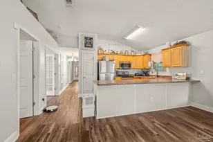 6014 Montgomery Ave, Pensacola, FL 32526 - Photo 9