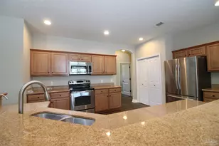 7421 Deck Ln, Pensacola, FL 32526 - Photo 7