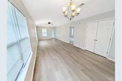 5915 Bilek Dr, Pensacola, FL 32526 - Photo 5
