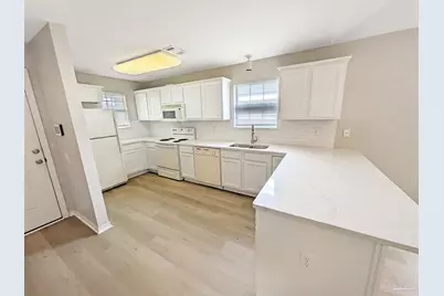 5915 Bilek Dr, Pensacola, FL 32526 - Photo 3