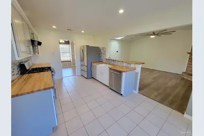 1306 Pine Hill Cir, Pensacola, FL 32506 - Photo 17