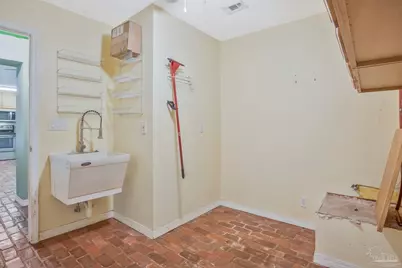 724 Woodmere Dr, Pensacola, FL 32503 - Photo 17