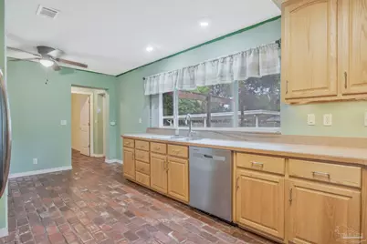 724 Woodmere Dr, Pensacola, FL 32503 - Photo 7