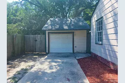 209 NW Gilliland Rd, Pensacola, FL 32507 - Photo 17