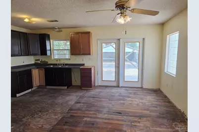 209 NW Gilliland Rd, Pensacola, FL 32507 - Photo 5