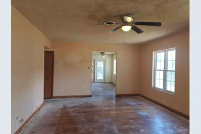 209 NW Gilliland Rd, Pensacola, FL 32507 - Photo 3
