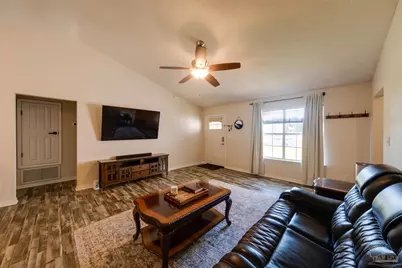 6171 Ashton Woods Cir, Milton, FL 32570 - Photo 9
