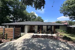 302 Bear Dr, Gulf Breeze, FL 32561 - Photo 1