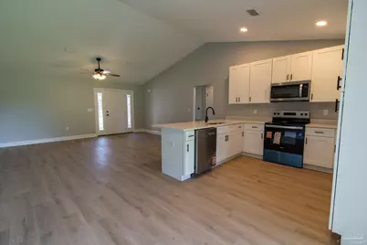 4621 Queen Palm Ct, Milton, FL 32571 - Photo 5