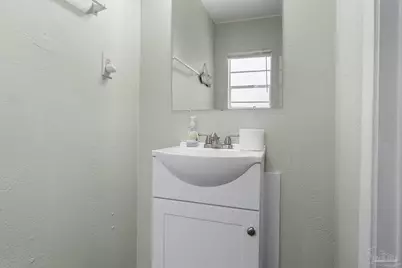 530 S 1st St, Pensacola, FL 32507 - Photo 11