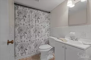 300 Bayou Blvd, Pensacola, FL 32503 - Photo 25