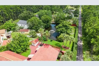1834 W Smugglers Cove Dr, Gulf Breeze, FL 32563 - Photo 49