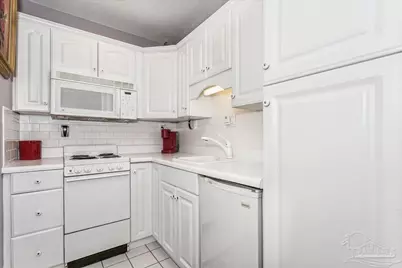 1834 W Smugglers Cove Dr, Gulf Breeze, FL 32563 - Photo 21
