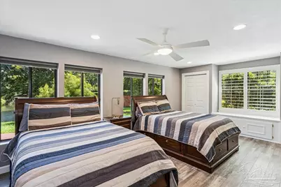 1834 W Smugglers Cove Dr, Gulf Breeze, FL 32563 - Photo 15