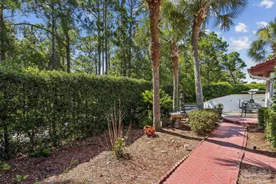 1834 W Smugglers Cove Dr, Gulf Breeze, FL 32563 - Photo 35