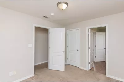 8770 Kennedy Dr, Pensacola, FL 32526 - Photo 25