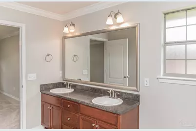 8770 Kennedy Dr, Pensacola, FL 32526 - Photo 13