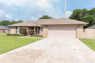 8770 Kennedy Dr, Pensacola, FL 32526 - Photo 33