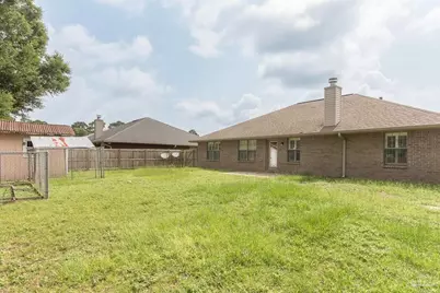 8770 Kennedy Dr, Pensacola, FL 32526 - Photo 31