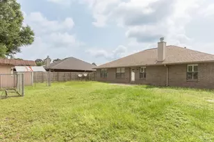 8770 Kennedy Dr, Pensacola, FL 32526 - Photo 31