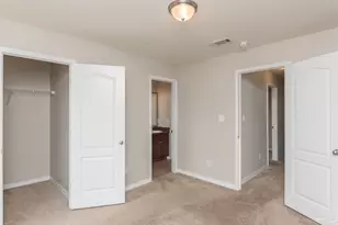 8770 Kennedy Dr, Pensacola, FL 32526 - Photo 21