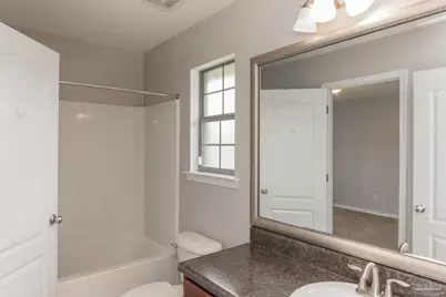 8770 Kennedy Dr, Pensacola, FL 32526 - Photo 23
