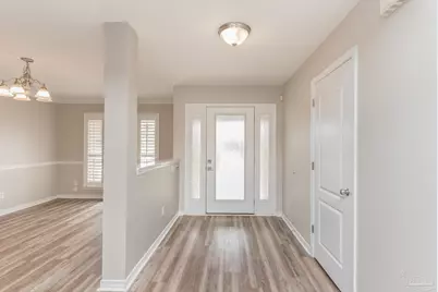 8770 Kennedy Dr, Pensacola, FL 32526 - Photo 9