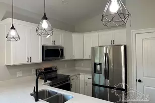 3914 Thornton St, Milton, FL 32571 - Photo 3