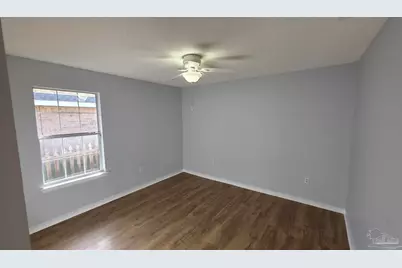 10020 Parker Lake Cir, Navarre, FL 32566 - Photo 17
