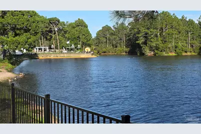 10020 Parker Lake Cir, Navarre, FL 32566 - Photo 29