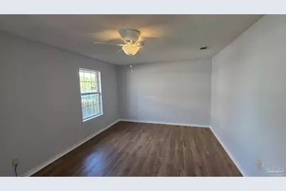 10020 Parker Lake Cir, Navarre, FL 32566 - Photo 23