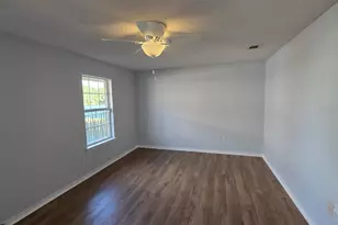 10020 Parker Lake Cir, Navarre, FL 32566 - Photo 23