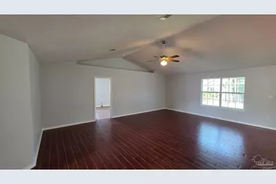 10020 Parker Lake Cir, Navarre, FL 32566 - Photo 11