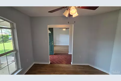 10020 Parker Lake Cir, Navarre, FL 32566 - Photo 13