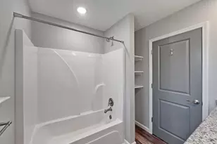 5565 Riviera Dr, Milton, FL 32583 - Photo 17