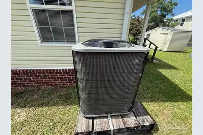412 S 1st St, Pensacola, FL 32507 - Photo 9