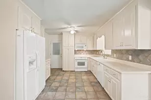 8927 Jupiter Dr, Pensacola, FL 32507 - Photo 13
