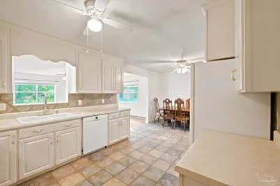 8927 Jupiter Dr, Pensacola, FL 32507 - Photo 15
