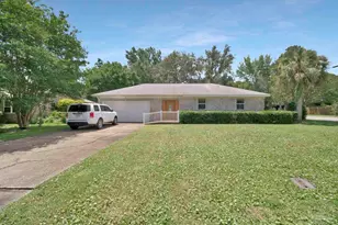219 Norwich Dr, Gulf Breeze, FL 32561 - Photo 1