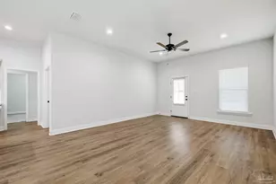 6054 Cherokee Dr, Milton, FL 32570 - Photo 7