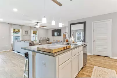 5528 Lancelot Tr, Milton, FL 32583 - Photo 13