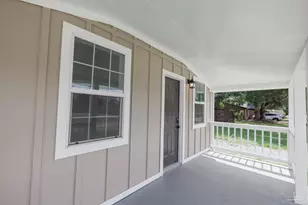 2002 W Gonzalez St, Pensacola, FL 32501 - Photo 3