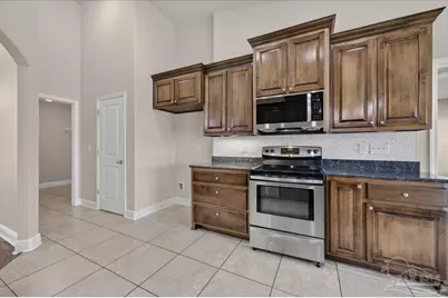 6072 Winchester Cir, Milton, FL 32570 - Photo 7