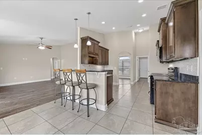 6072 Winchester Cir, Milton, FL 32570 - Photo 5