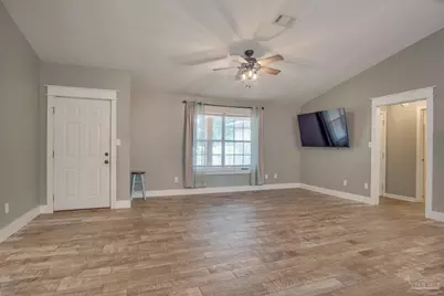 8262 Pamplona St, Navarre, FL 32566 - Photo 5