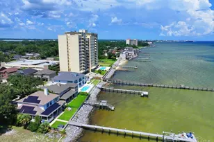 825 Bayshore Dr, Pensacola, FL 32507 - Photo 41