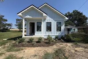 2412 N Baylen St, Pensacola, FL 32501 - Photo 1