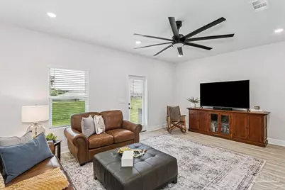 3981 Pendragon Cir, Milton, FL 32583 - Photo 7