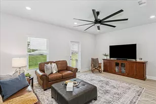 3981 Pendragon Cir, Milton, FL 32583 - Photo 7